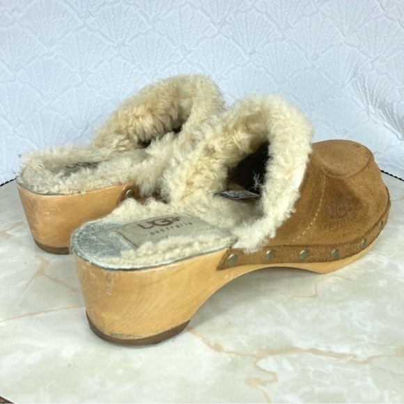 UGG Mules Womens Size 5 Tan Suede Australia Kalie Sheepskin Studded Wooden Clogs - Picture 9 of 13